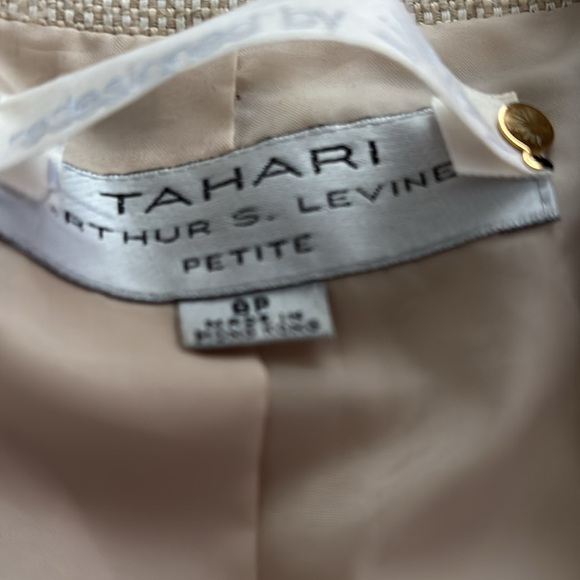 Tahari Cropped Tweed Blazer - Picture 6 of 9